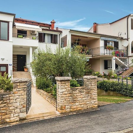 Gorgeous Apartment In Porec With Kitchen Eksteriør bilde