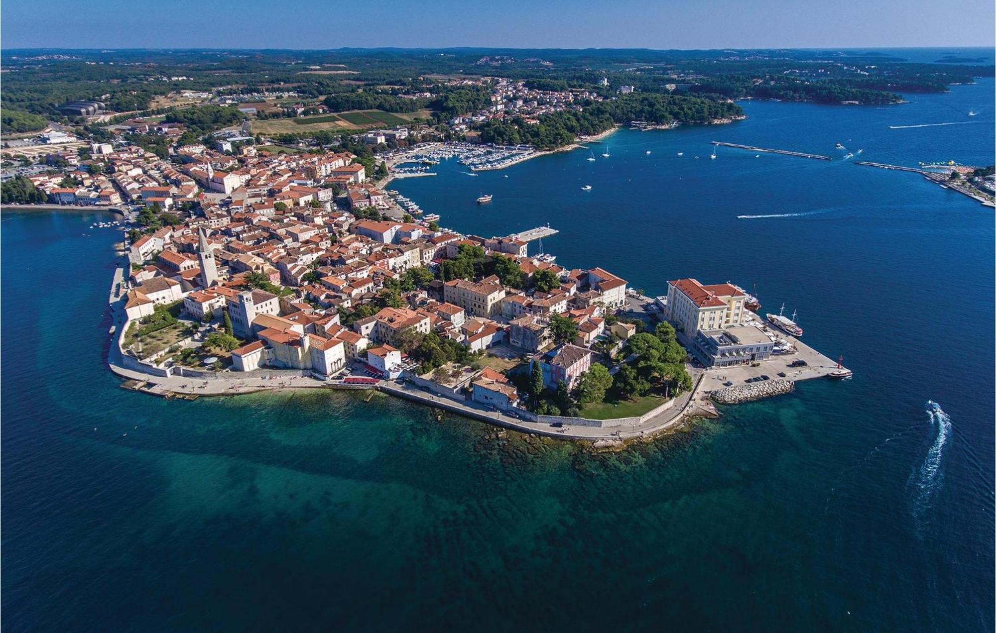 Gorgeous Apartment In Porec With Kitchen Eksteriør bilde
