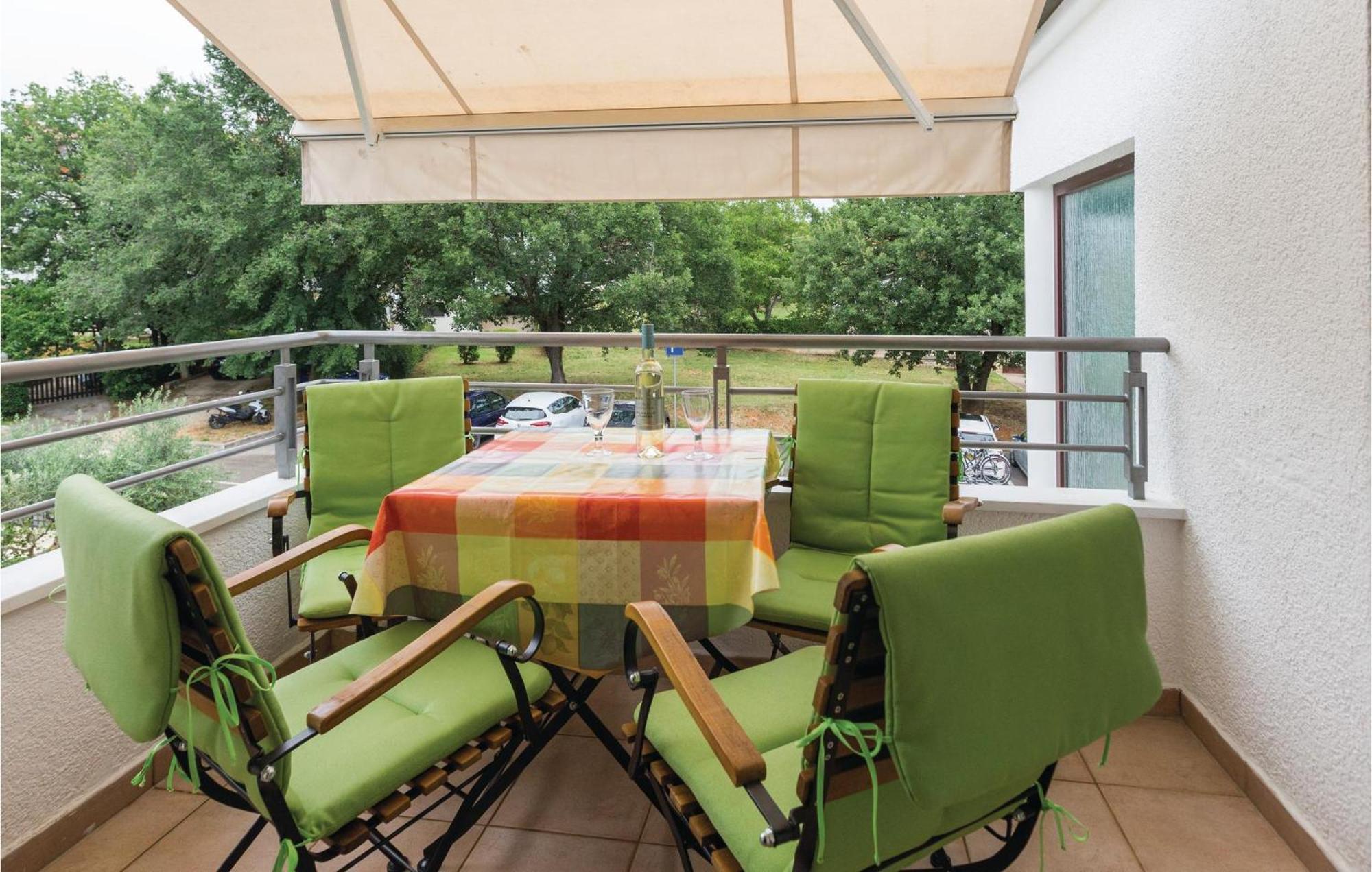 Gorgeous Apartment In Porec With Kitchen Eksteriør bilde