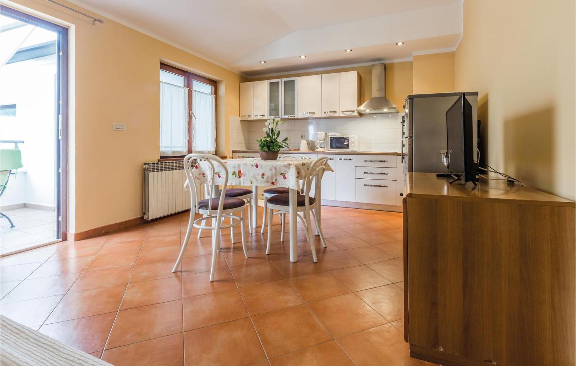 Gorgeous Apartment In Porec With Kitchen Eksteriør bilde