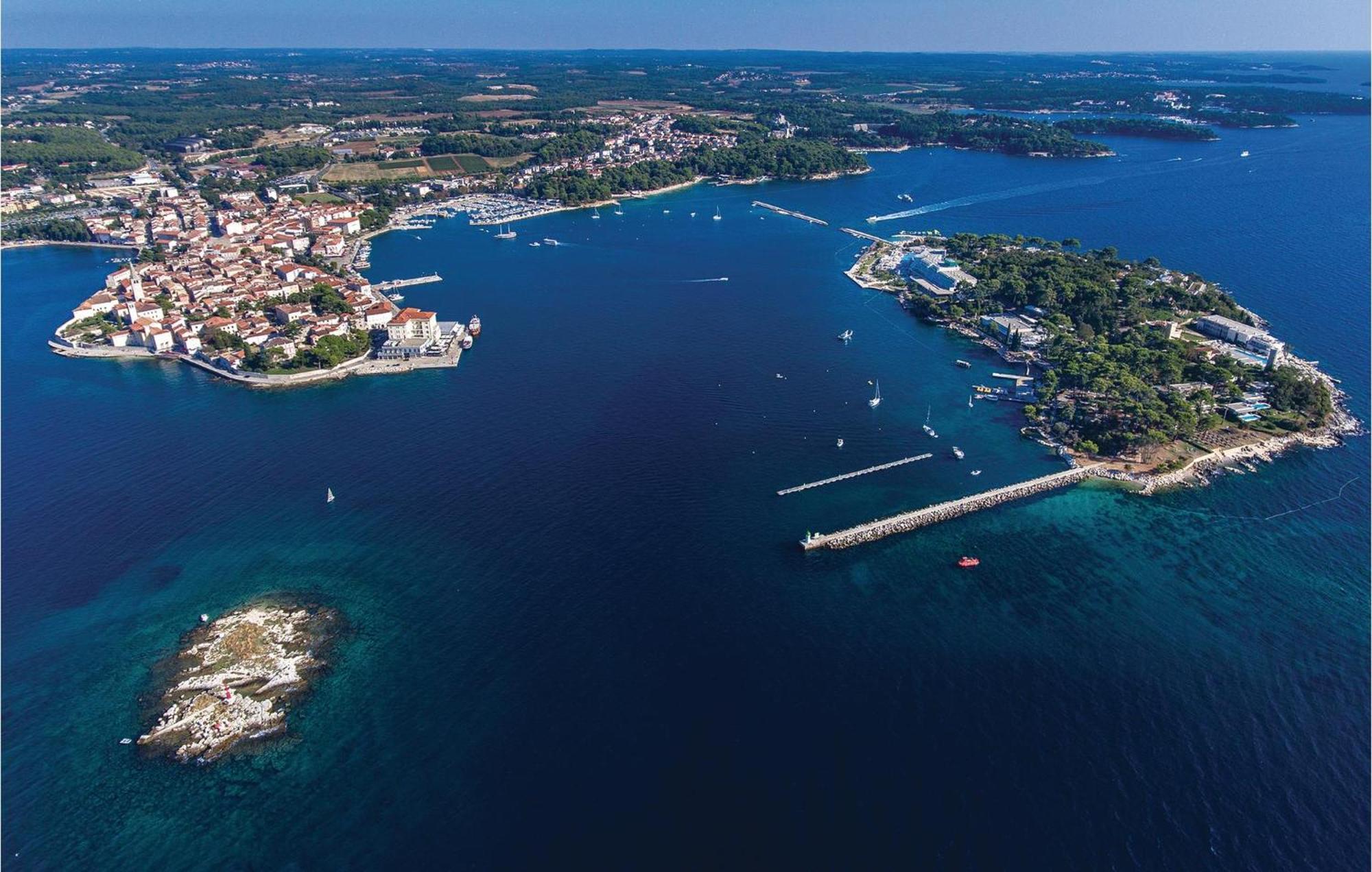 Gorgeous Apartment In Porec With Kitchen Eksteriør bilde
