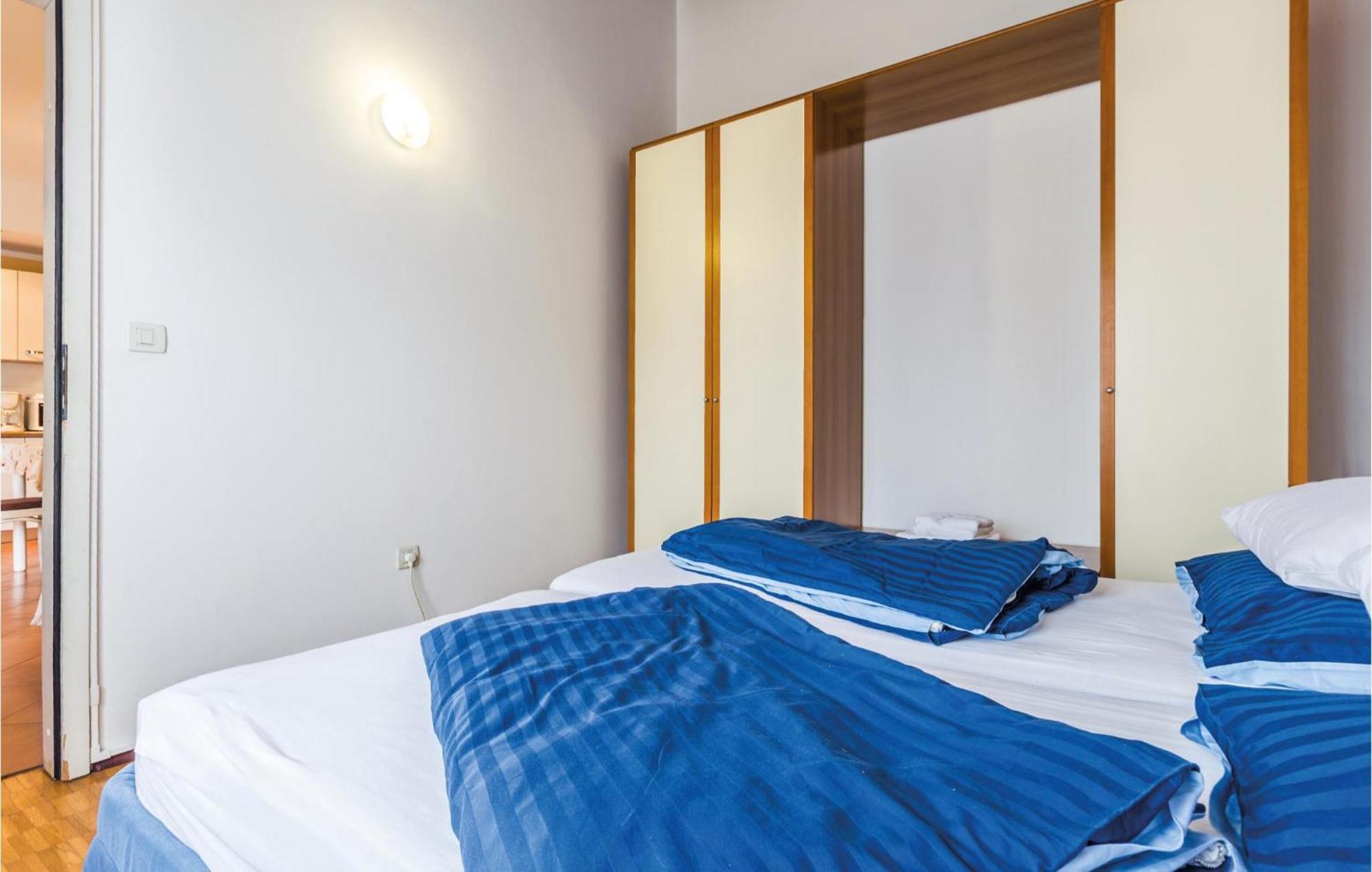Gorgeous Apartment In Porec With Kitchen Eksteriør bilde