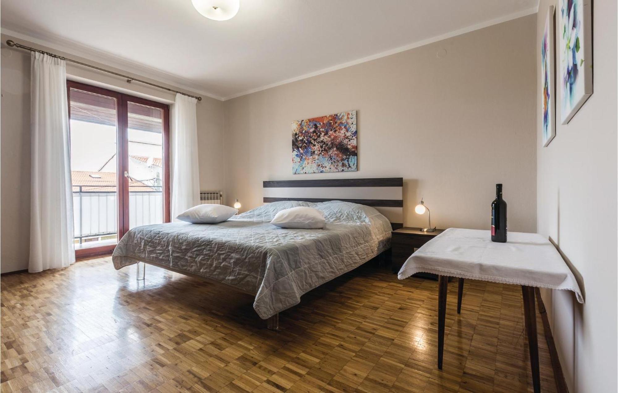 Gorgeous Apartment In Porec With Kitchen Eksteriør bilde