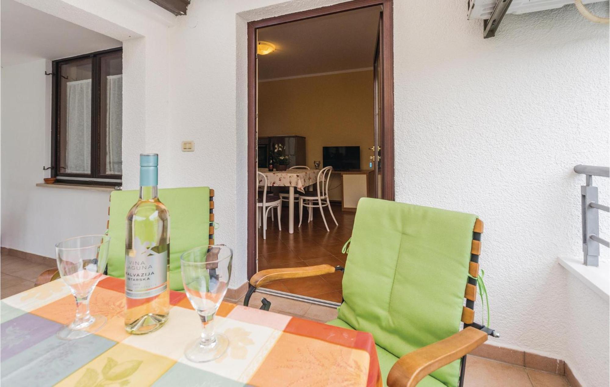Gorgeous Apartment In Porec With Kitchen Eksteriør bilde